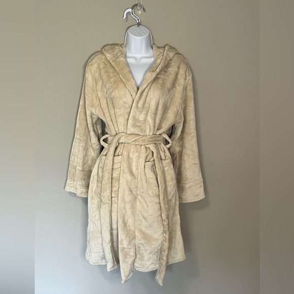 NWT - Fluffy Robe - Summer & Rose - Picture 1 of 14